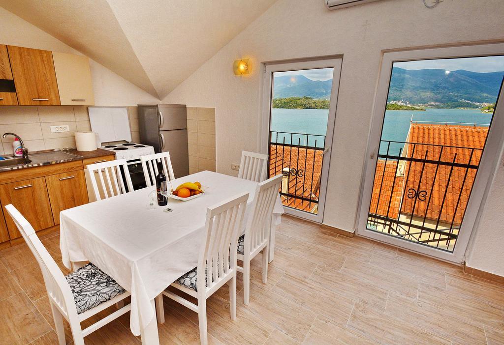 Apartments Bella Di Boka Тиват Экстерьер фото