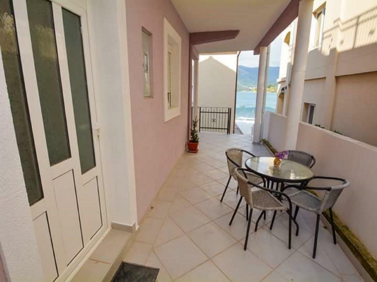 Apartments Bella Di Boka Тиват Экстерьер фото